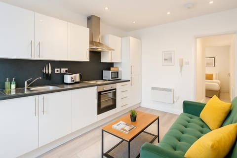 2 Bedroom Apartment Near City Centre, Uni & Parks! Apartment in Cardiff