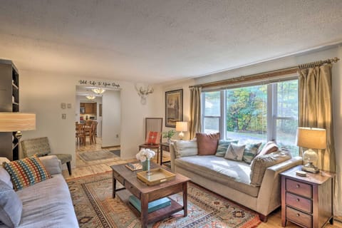 Woodsy Diamond Point Getaway - 5 Mi to Lake George House in Bolton