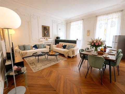 Living room, Dining area
