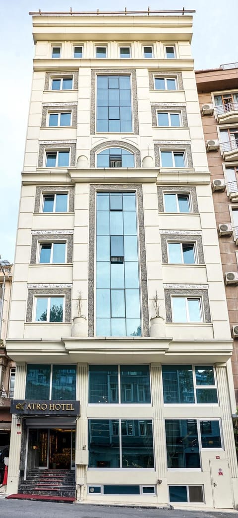 Property building, Day