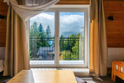 Natural landscape, Photo of the whole room, Mountain view