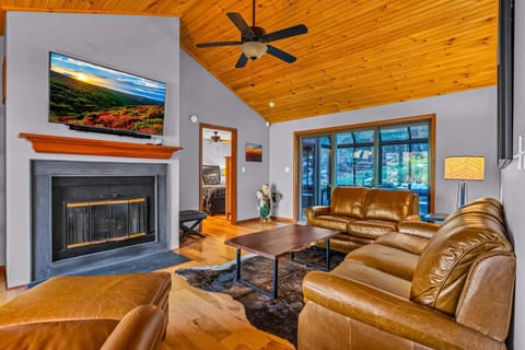 Mossy Creek Haus House in Sugar Mountain