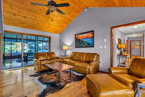 Mossy Creek Haus House in Sugar Mountain