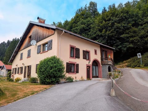 Gîte Authentique en Ferme Vosgienne, Nature et Confort près de Gérardmer - FR-1-589-211 House in Gérardmer