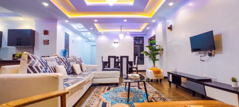 Communal lounge/ TV room, TV and multimedia, Living room, Seating area, Evening entertainment