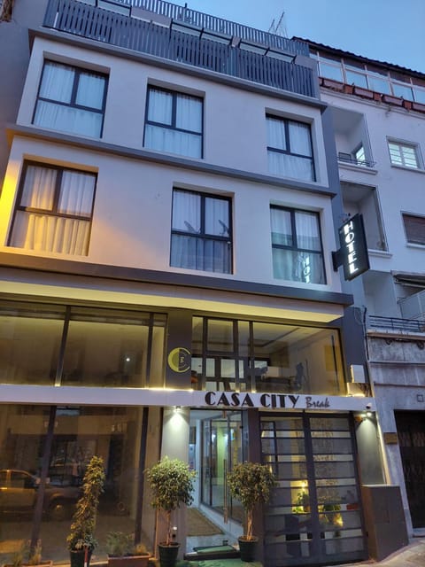 Facade/entrance