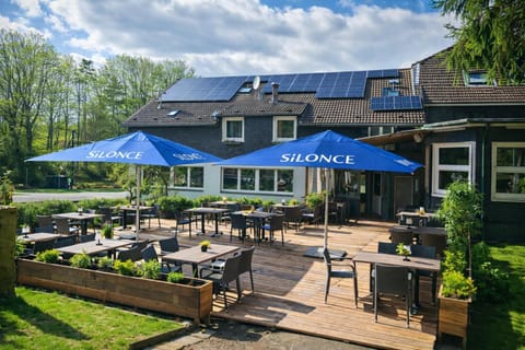 Property building, Restaurant/places to eat, Spring, Day, Natural landscape, Garden, Banquet/Function facilities, Garden view