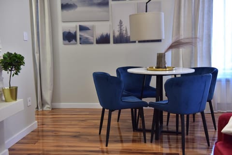 Coffee/tea facilities, Dining area