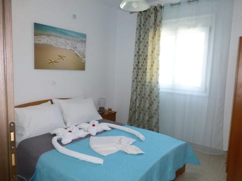 Bed, Decorative detail, Bedroom