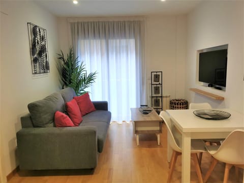 Communal lounge/ TV room, Living room, Seating area, Dining area