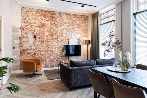 XXL loft with bath located Stadsvilla Apartment in Tilburg