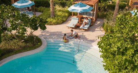 Swimming pool, sunbed