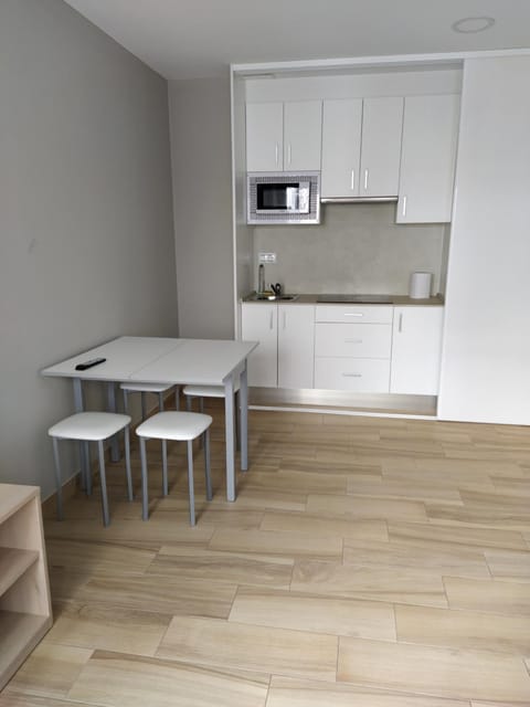 Kitchen or kitchenette, Living room