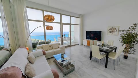 Natural landscape, TV and multimedia, Living room, Sea view