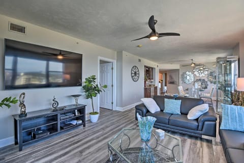 Luxe Daytona Beach Resort Retreat with Ocean Views! Apartment in Daytona Beach Shores