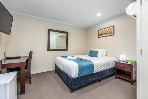 Bed, TV and multimedia, Coffee/tea facilities, microwave, minibar, wardrobe