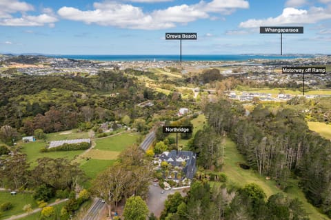 Nearby landmark, Neighbourhood, Natural landscape