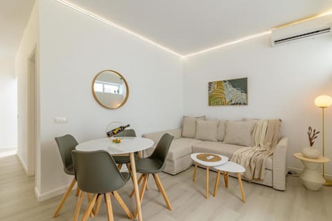 Living room, Seating area, Dining area, air conditioner