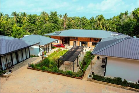 Property building, Spring, Day, Garden, Other, On site, Garden view