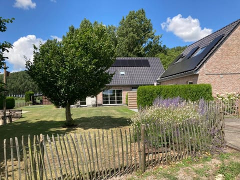 De Smokkelaar & Het Schuurtje House in Zeeland, Netherlands