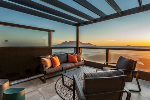 Balcony/Terrace, Mountain view, Sea view, Sunset