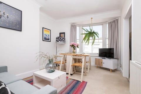 TV and multimedia, Dining area