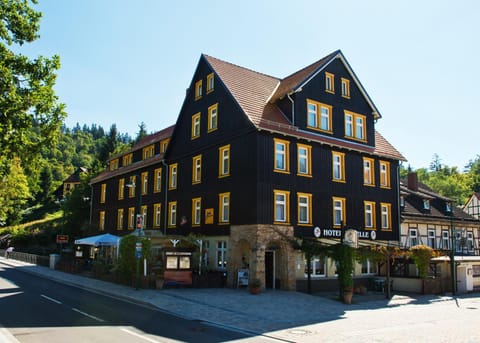 Property building, Day