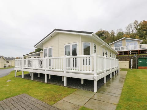 Cwtch Lodge 42 House in Amroth