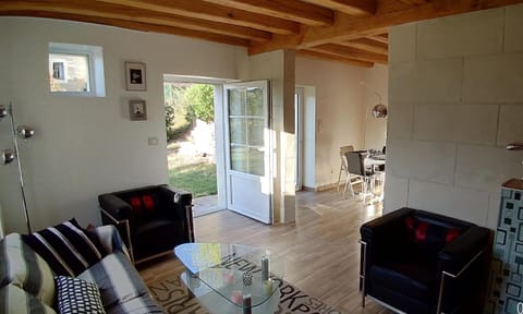 Les Trois Provinces Bed and Breakfast in Centre-Val de Loire