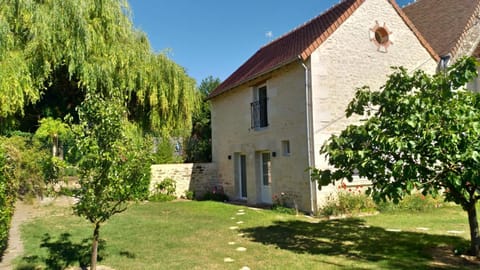 Les Trois Provinces Bed and Breakfast in Centre-Val de Loire