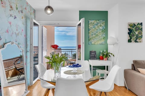 Living room, Dining area, Sea view
