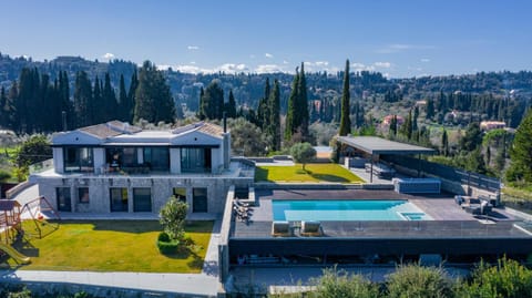 Property building, Restaurant/places to eat, Swimming pool, Breakfast