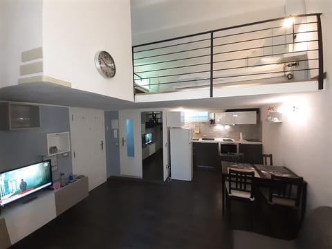 Kitchen or kitchenette, Bedroom