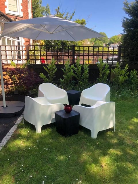 Green Corner Villa - Walls Hill - Cosy Luxury Apartment in Central Torquay with Free Parking & EV Apartment in Torquay