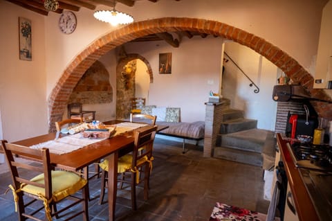 Appartamento rustico con vista Apartment in Emilia-Romagna