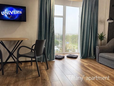 TV and multimedia, Seating area, Dining area