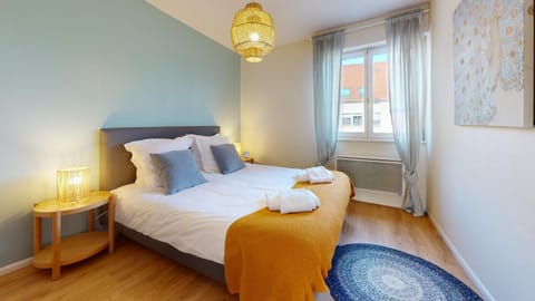 Bed, Photo of the whole room