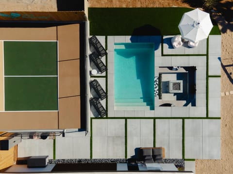 Swimming pool