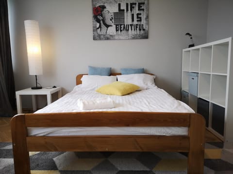 Bed, Photo of the whole room
