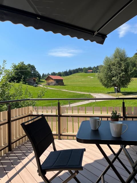 Natural landscape, View (from property/room), Balcony/Terrace, Dining area