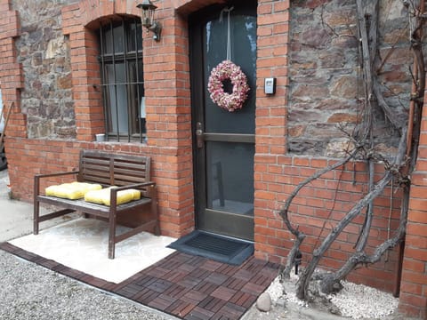 Property building, Patio, Facade/entrance