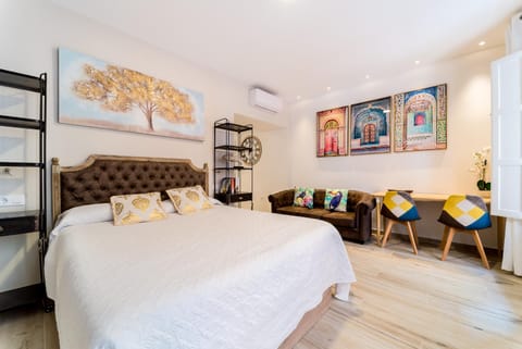 Bed, Photo of the whole room