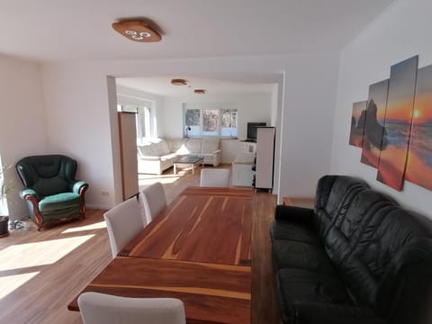 Living room, Dining area