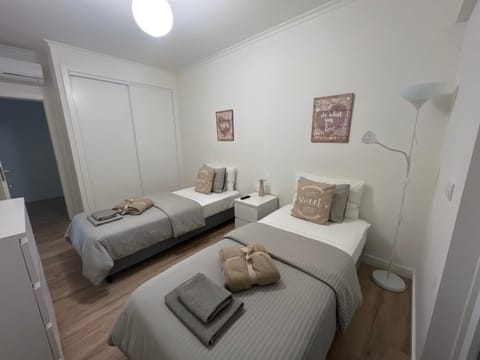 Bed, TV and multimedia, Bedroom, locker, towels, wardrobe