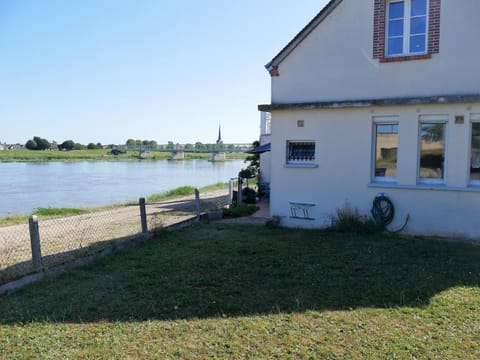 Charmante Maison pour 6 à St Père-sur-Loire, Vue Loire - FR-1-590-178 House in Centre-Val de Loire