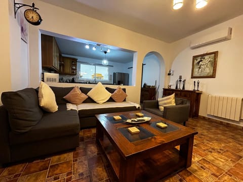 Spacious Apartment with AC and central heating Apartment in Sierra de las Nieves