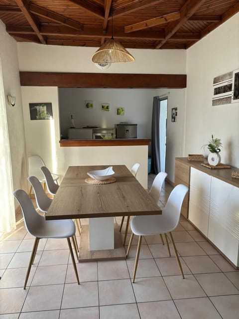 House on Rue du Phare Town Center Hosted by Christine House in Quiberon