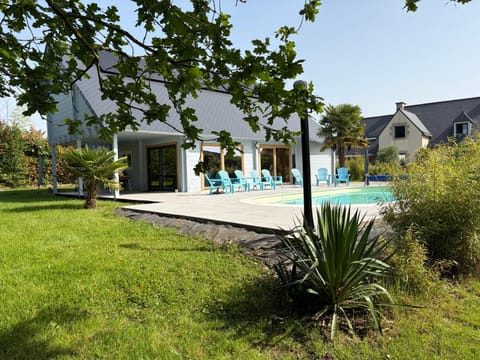 Natural landscape, Garden, Garden view, Pool view, Swimming pool