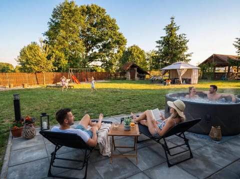 Day, People, Natural landscape, Garden, Guests, Garden view, sunbed