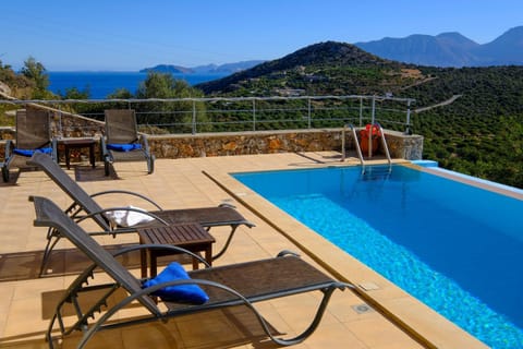 Property building, View (from property/room), Balcony/Terrace, Mountain view, Swimming pool